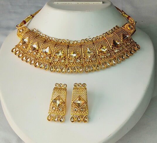 Elegant Women Necklace Sets Occasion Must-Have Styles Gold Fashion Enthusiasts Traditional Modern Design
